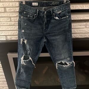 Real straight boyfriend style jeans from the gap. Womens size 27r.